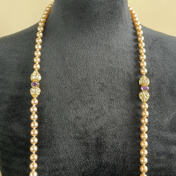 Vintage Nolan Miller Faux Pearl Rhinestone Gold tone Necklace - Picture 4 of 11